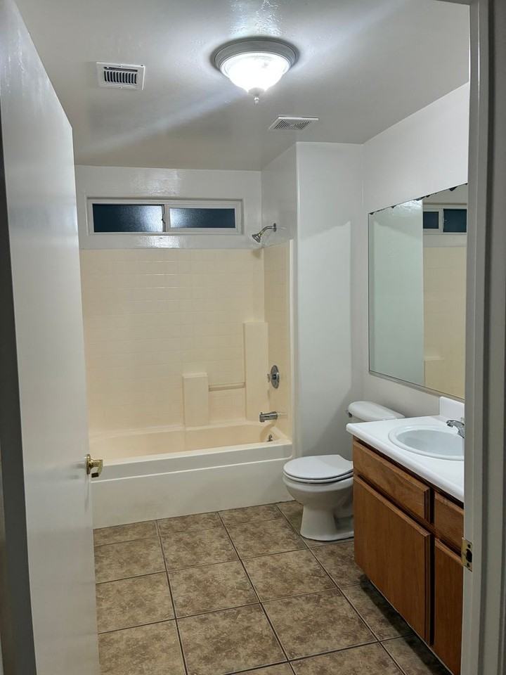 5101 S H St - Photo 7 of 9