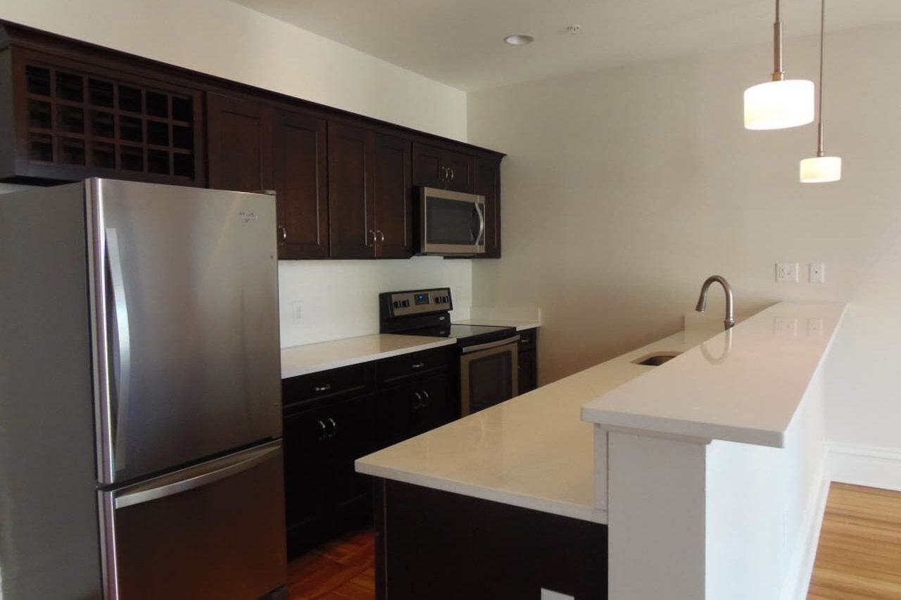 Hendrick Hudson - Photo 7 of 25