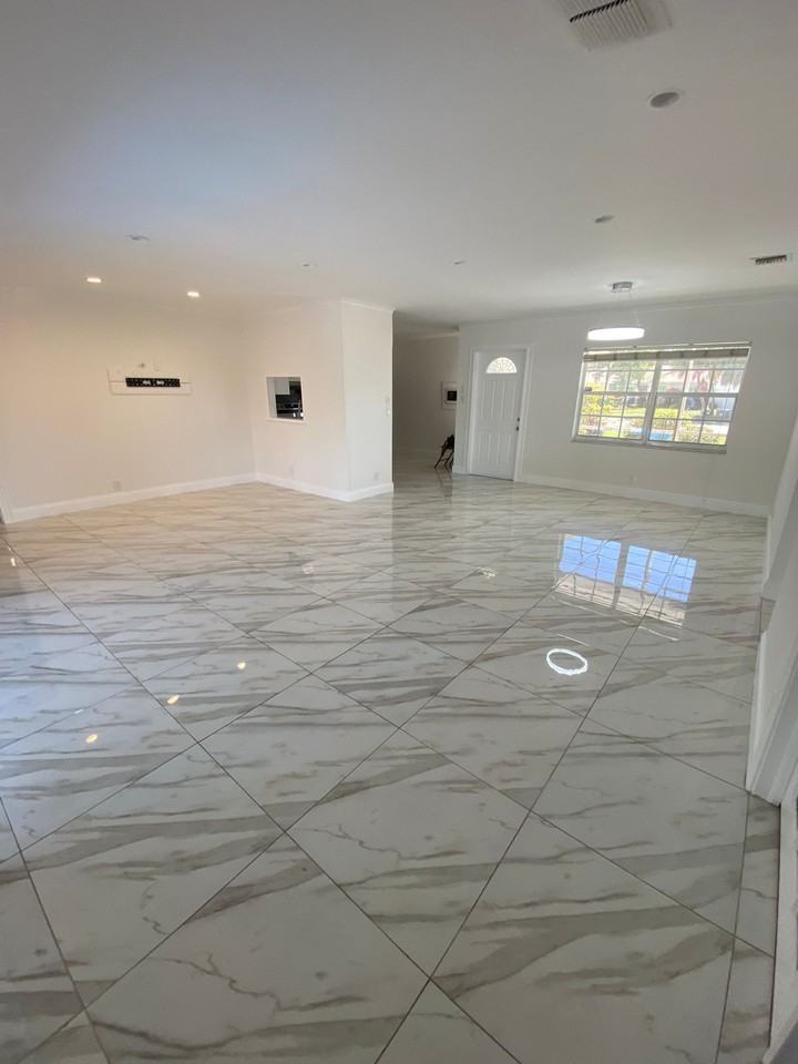 19253 Carolina Cir #1 - Photo 4 of 23