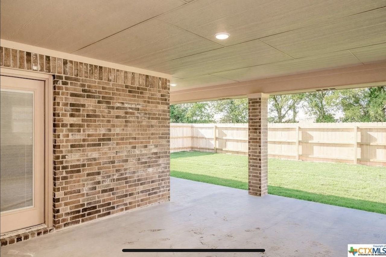 2613 Crystal Ann Dr #NA - Photo 3 of 19