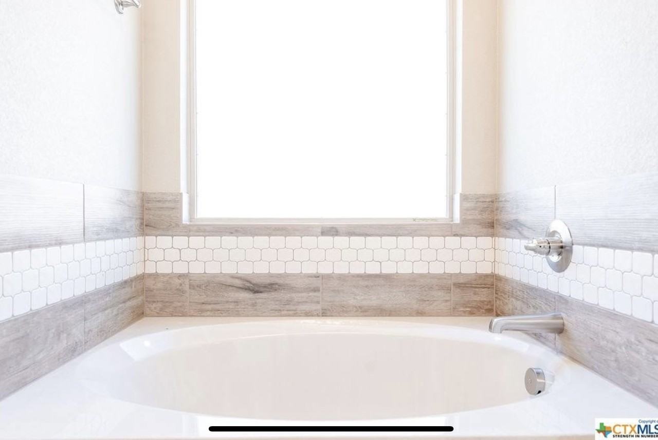 2613 Crystal Ann Dr #NA - Photo 5 of 19