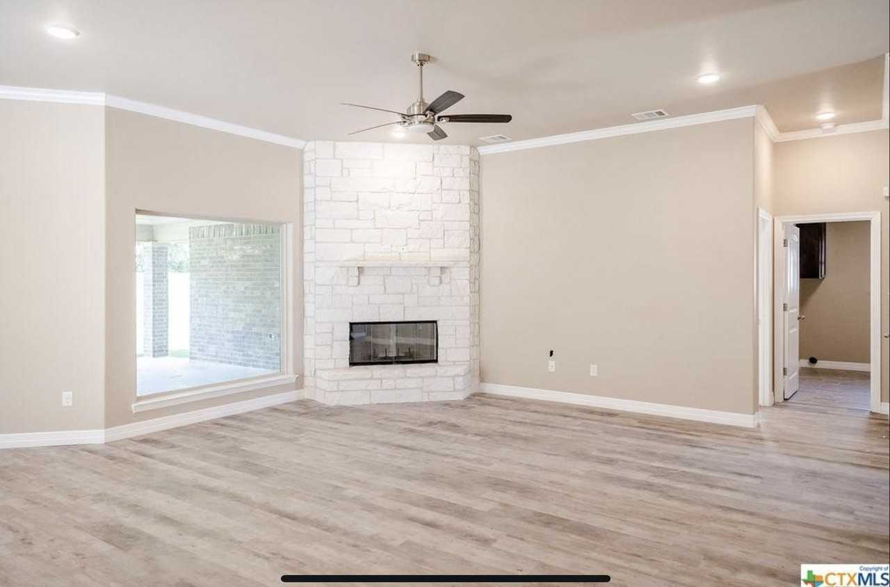 2613 Crystal Ann Dr #NA - Photo 2 of 20