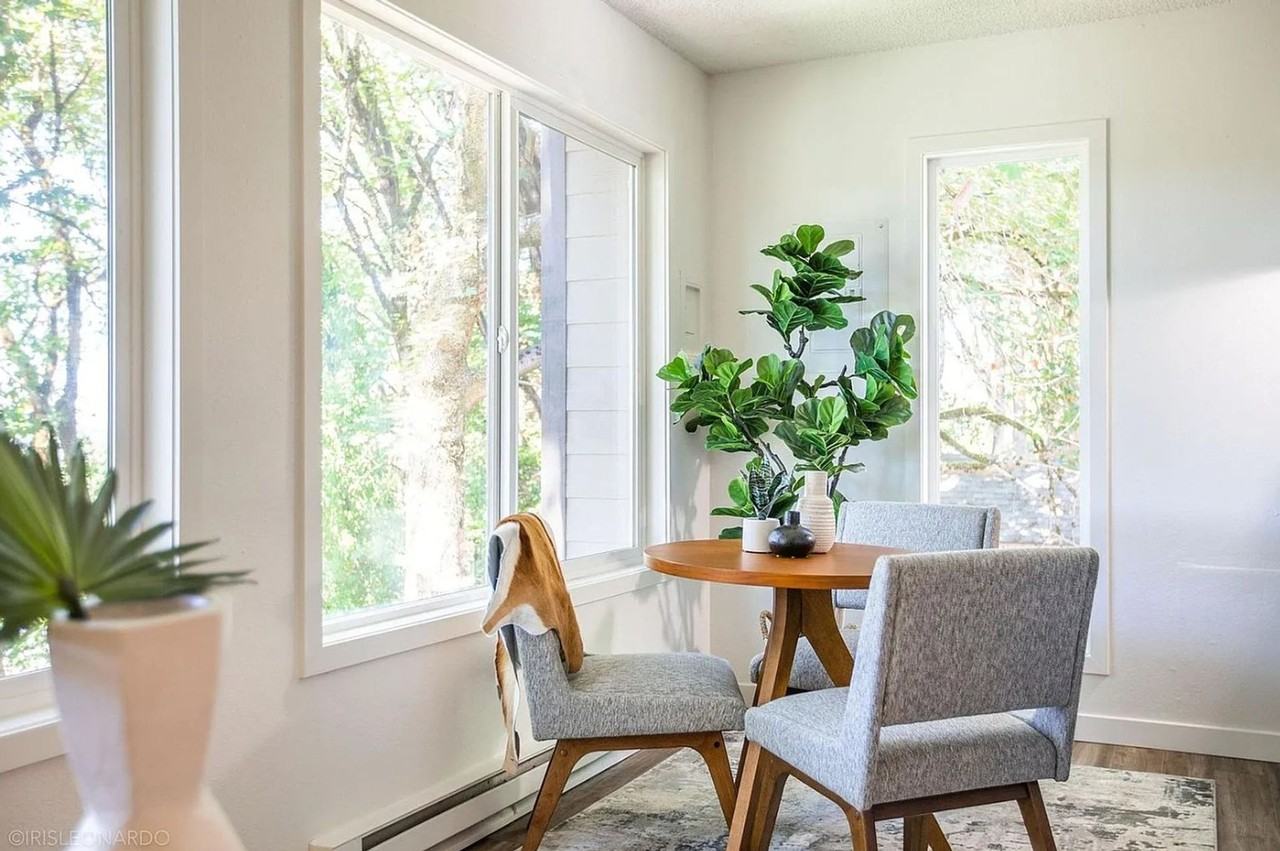 Stunning Views overlooking Oregon City - Photo 3 of 15