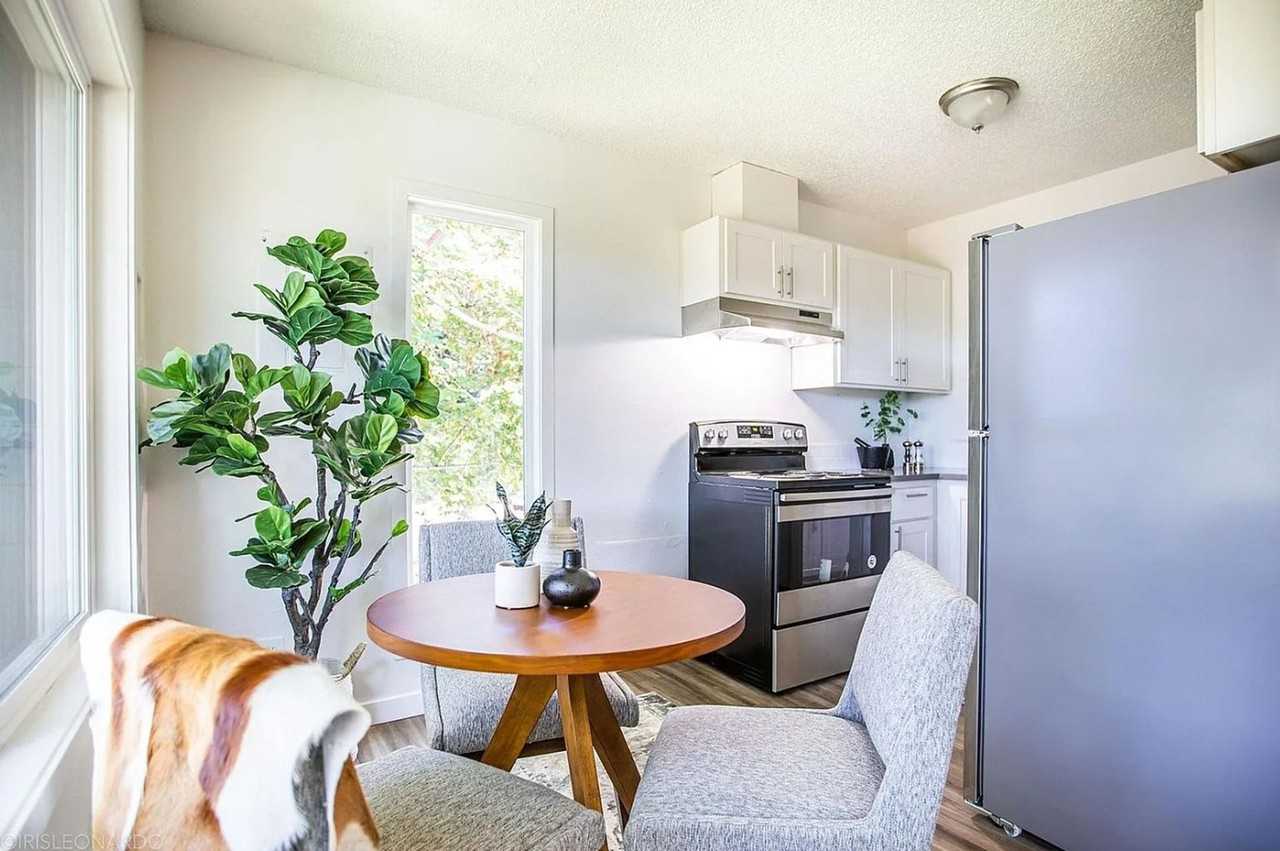 Stunning Views overlooking Oregon City - Photo 4 of 15