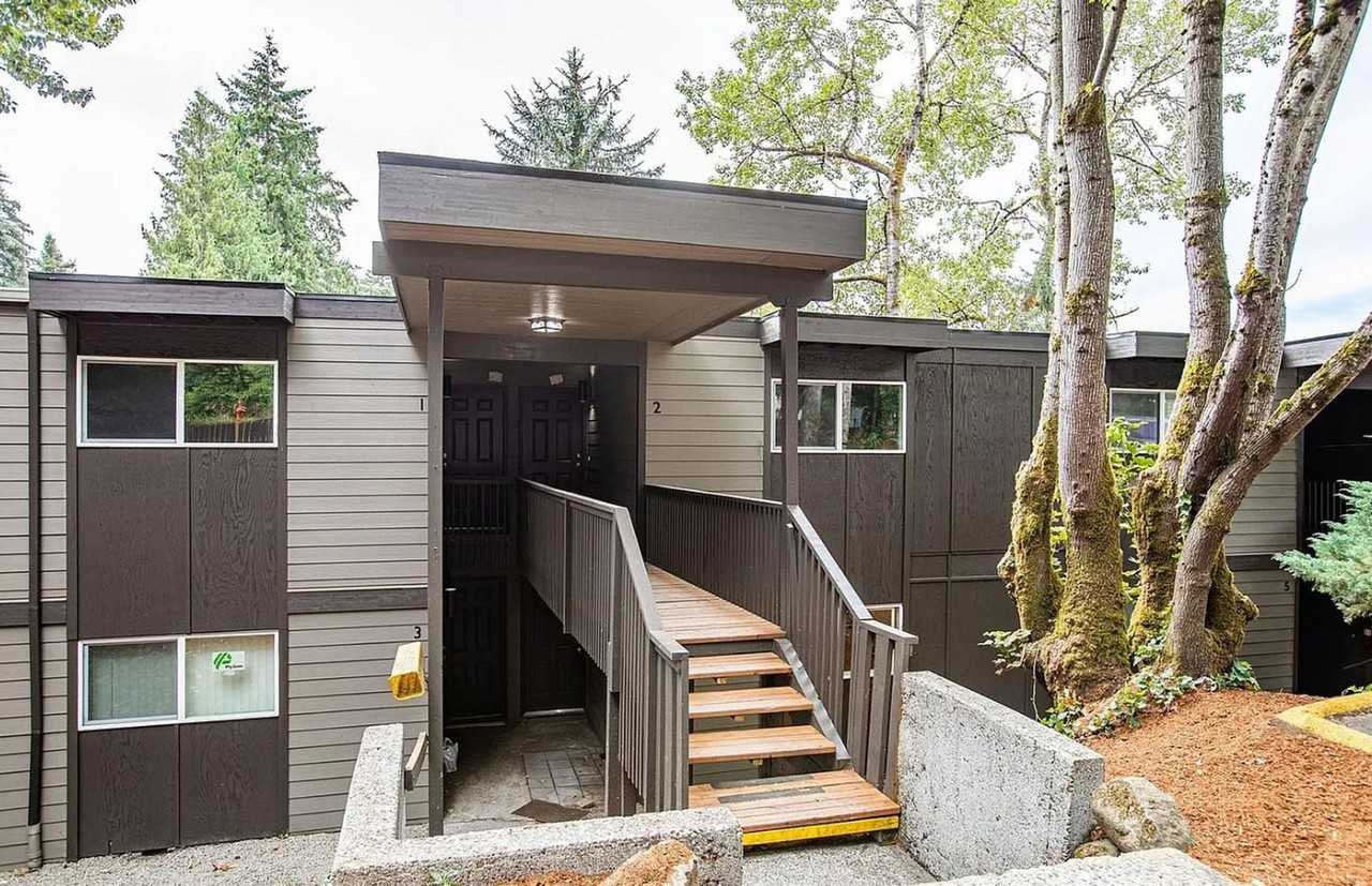 Stunning Views overlooking Oregon City - Photo 5 of 15