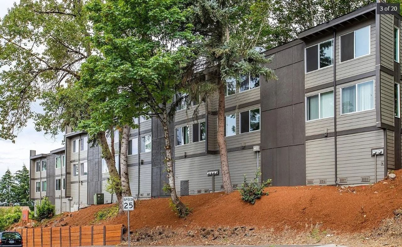 Stunning Views overlooking Oregon City - Photo 7 of 15