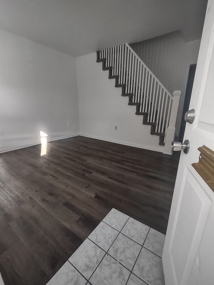 201 E 13th St - Photo 2 of 7