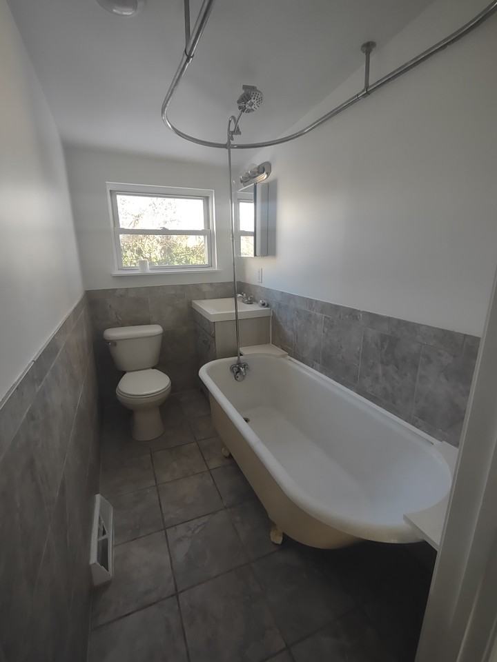 201 E 13th St - Photo 6 of 7