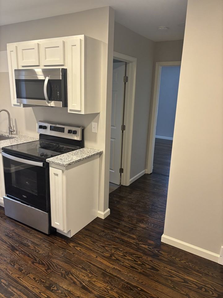 1466 Forest St #B - Photo 2 of 8