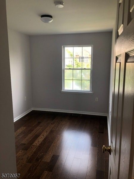 63 63 Boyd St   1 Room #1 - Photo 5 of 12