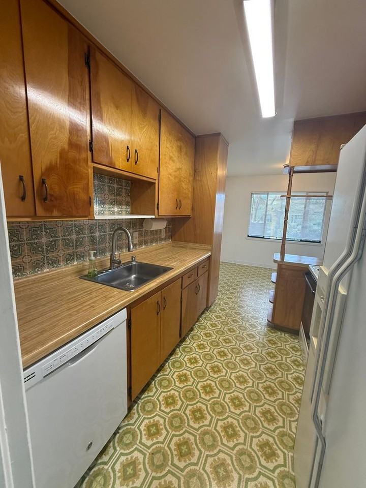 728 Beechwood Ave - Photo 7 of 40