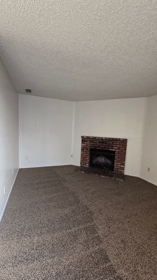 2323 Chester Ln #05 - Photo 2 of 11