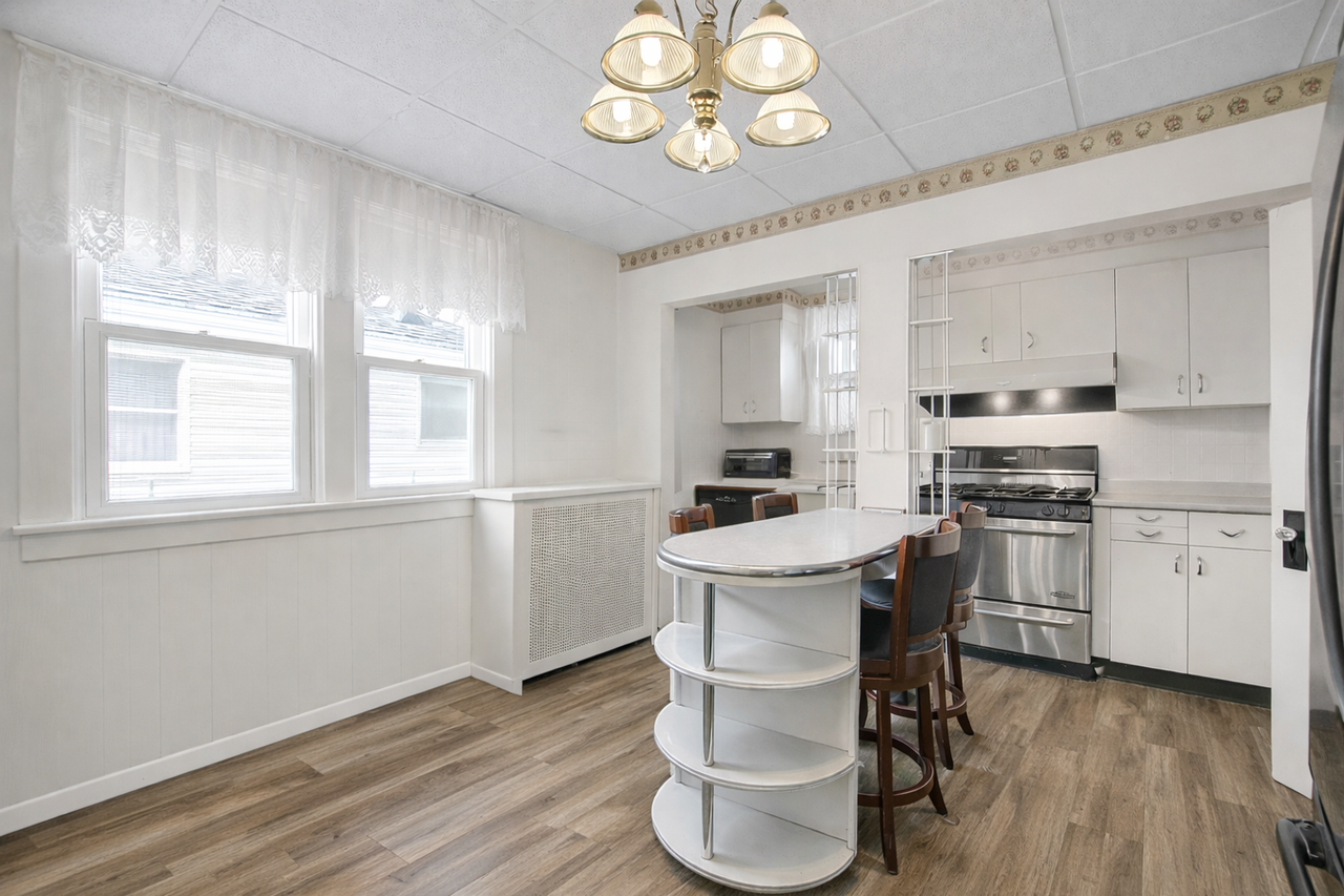 1267 Hewitt Ave - Photo 5 of 13