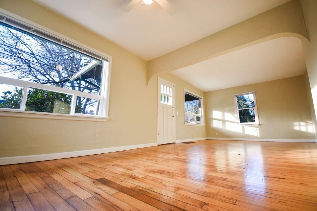 6330 Se 50th Ave - Photo 2 of 20