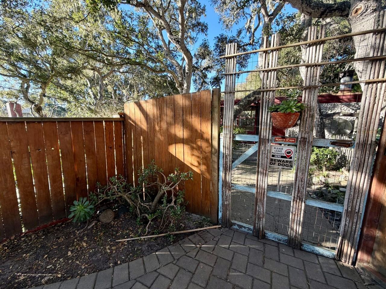 1318 Miles Ave - Photo 4 of 48