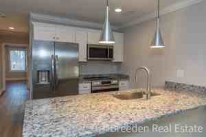 featured image of 808 5th Ave Sw #1