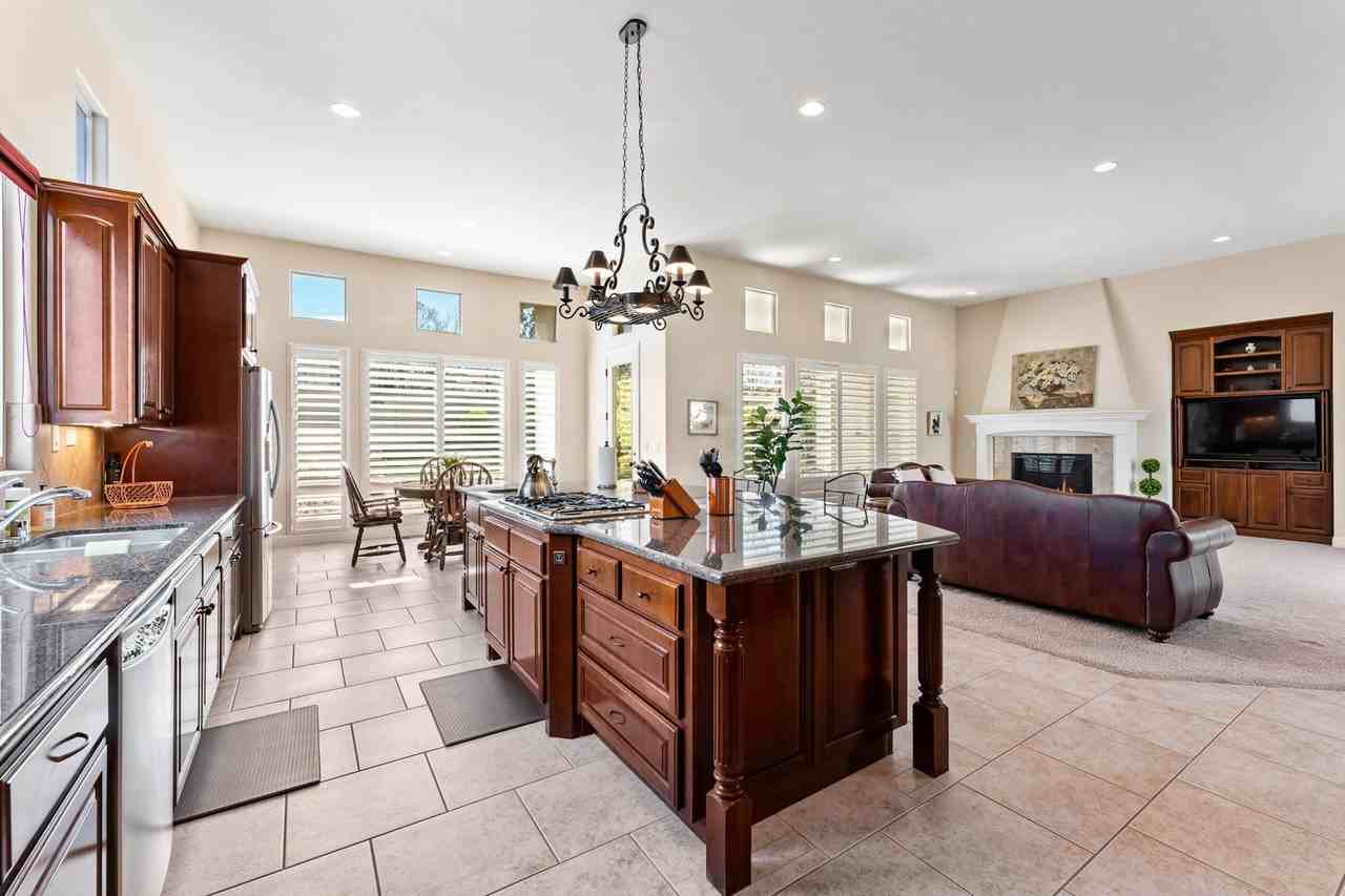 13395 Damonte View Ln - Photo 4 of 50