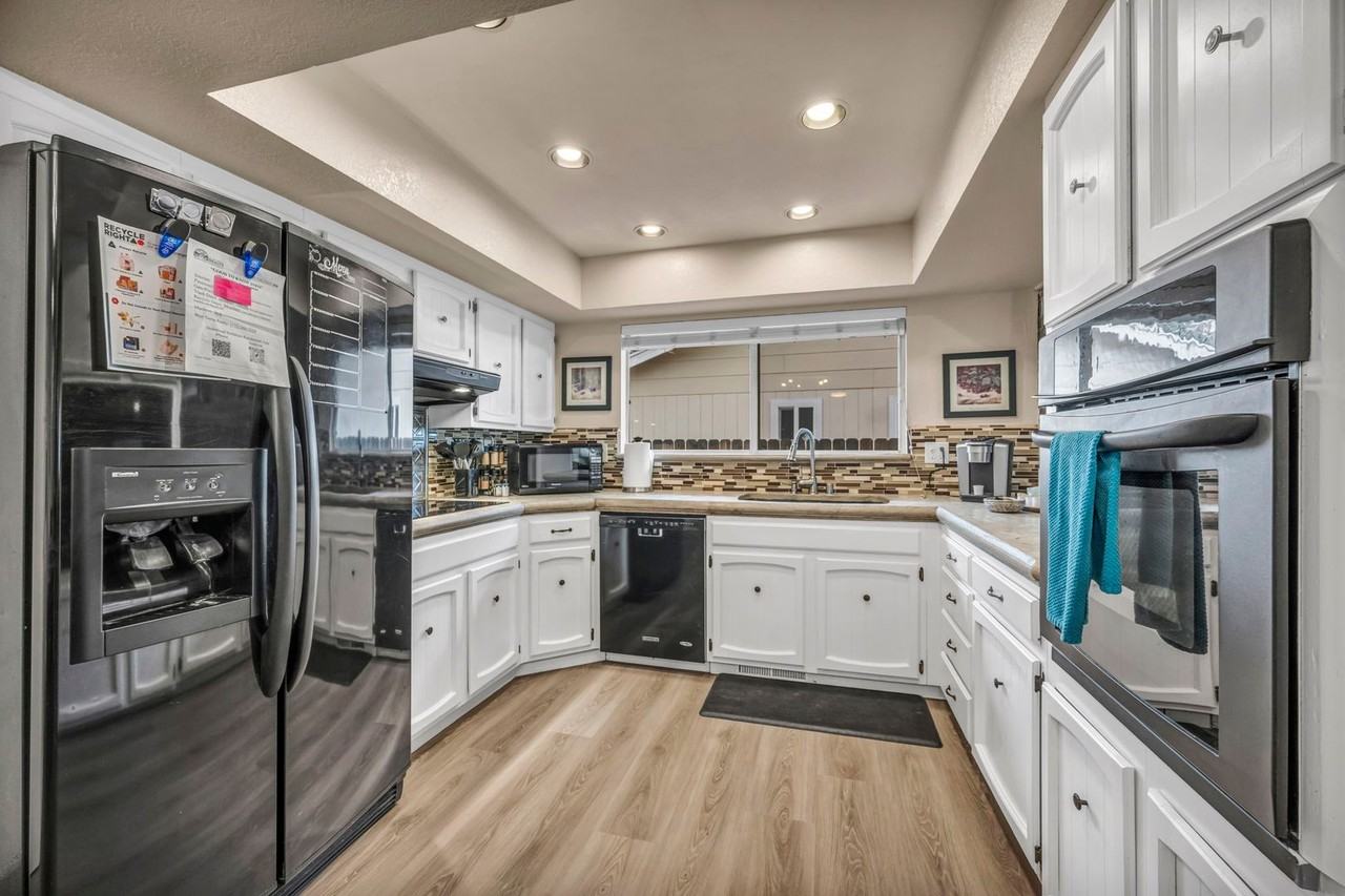 1490 Foster Dr - Photo 3 of 36