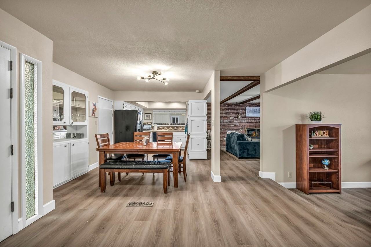 1490 Foster Dr - Photo 6 of 36