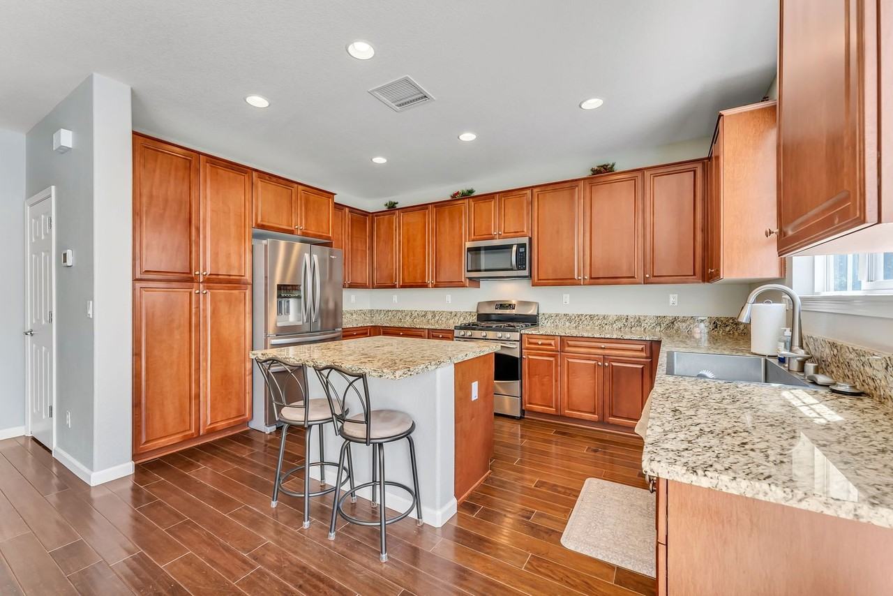 2725 Peavine Creek Rd - Photo 2 of 31