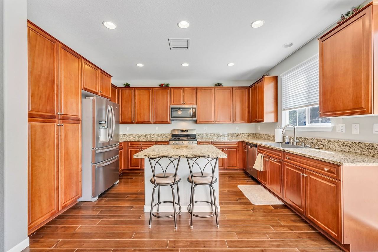 2725 Peavine Creek Rd - Photo 3 of 31