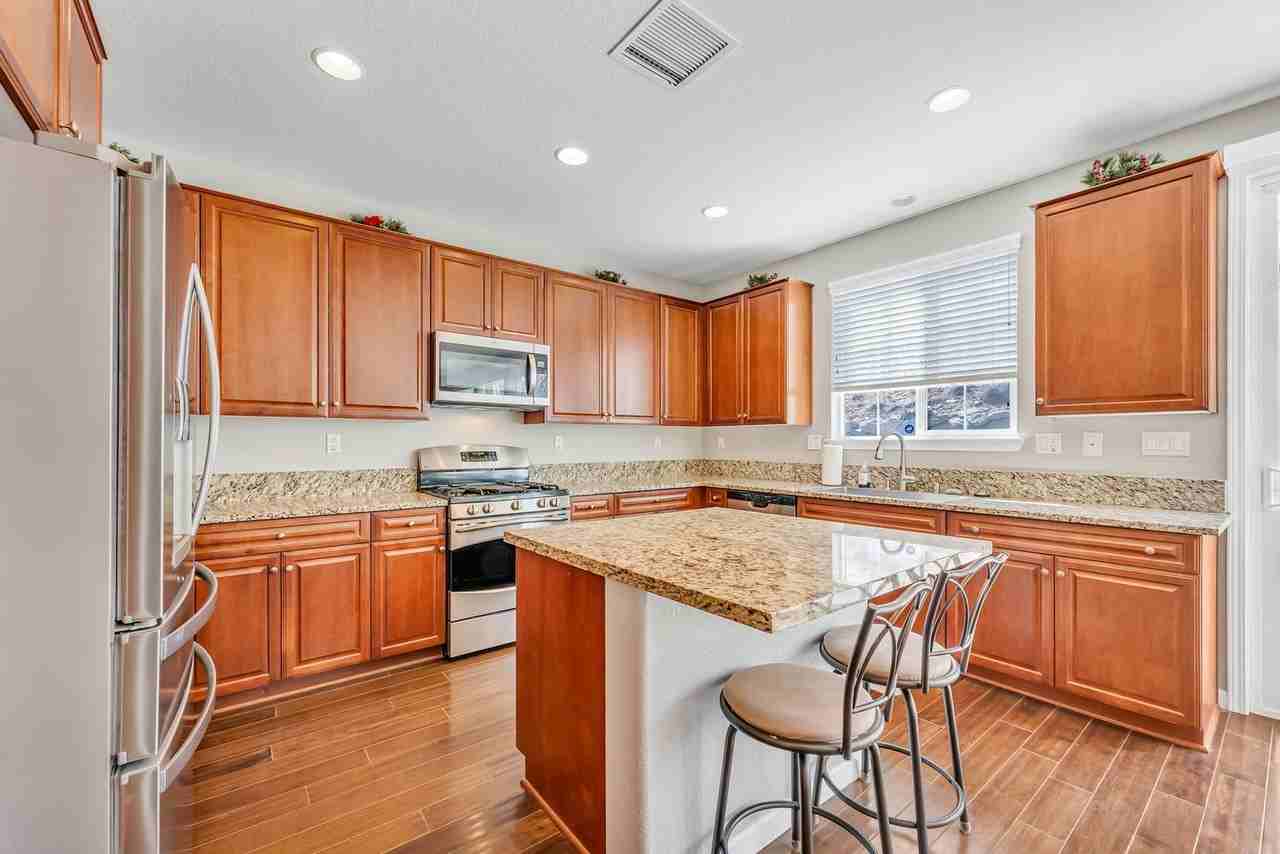 2725 Peavine Creek Rd - Photo 4 of 31