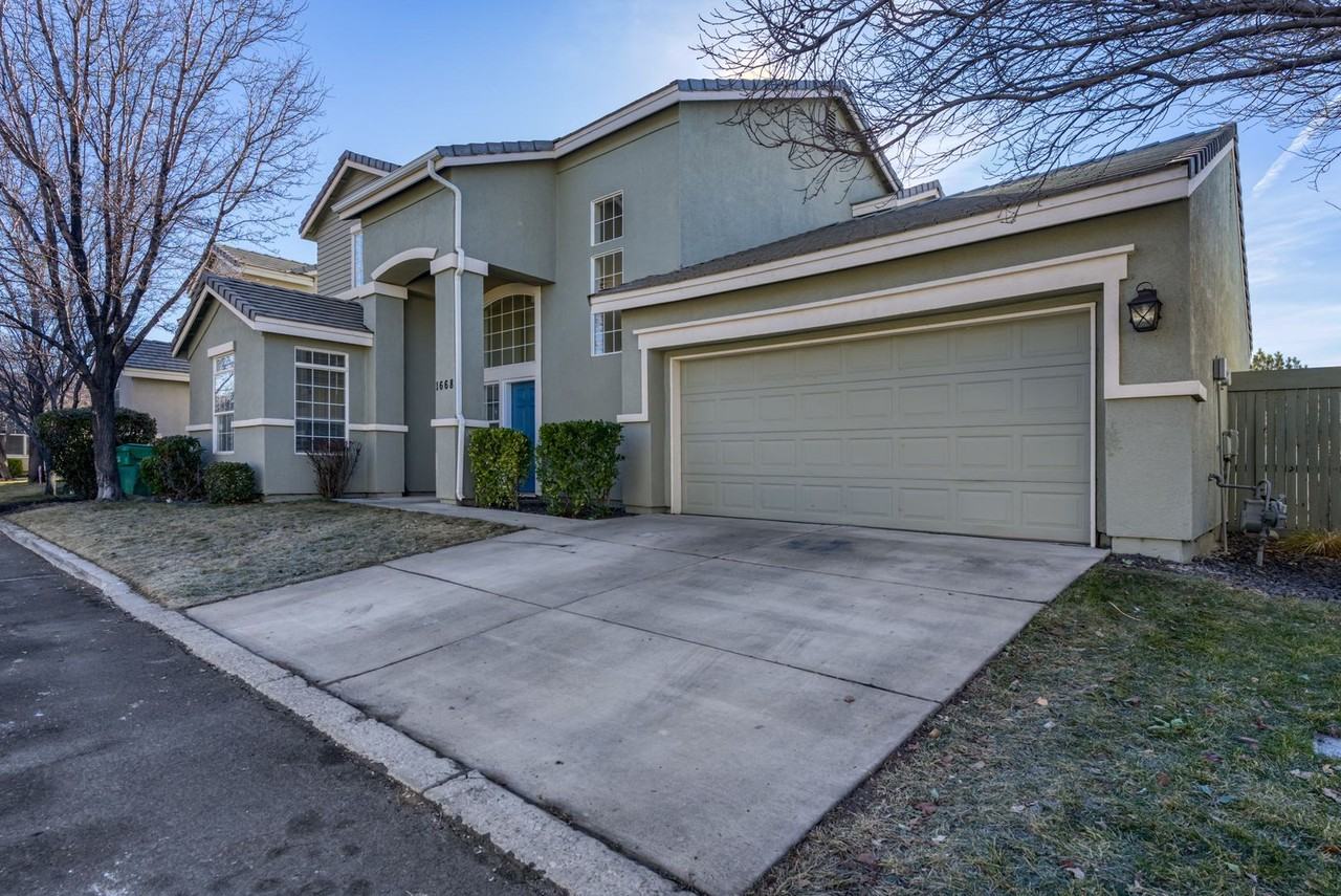 1668 Rocky Cove Ln - Photo 4 of 33