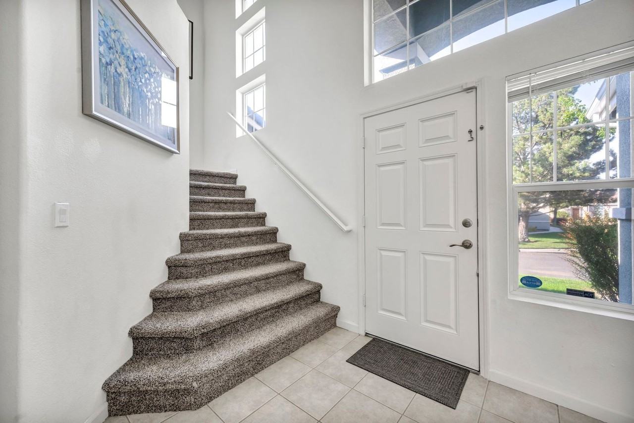 1668 Rocky Cove Ln - Photo 5 of 33