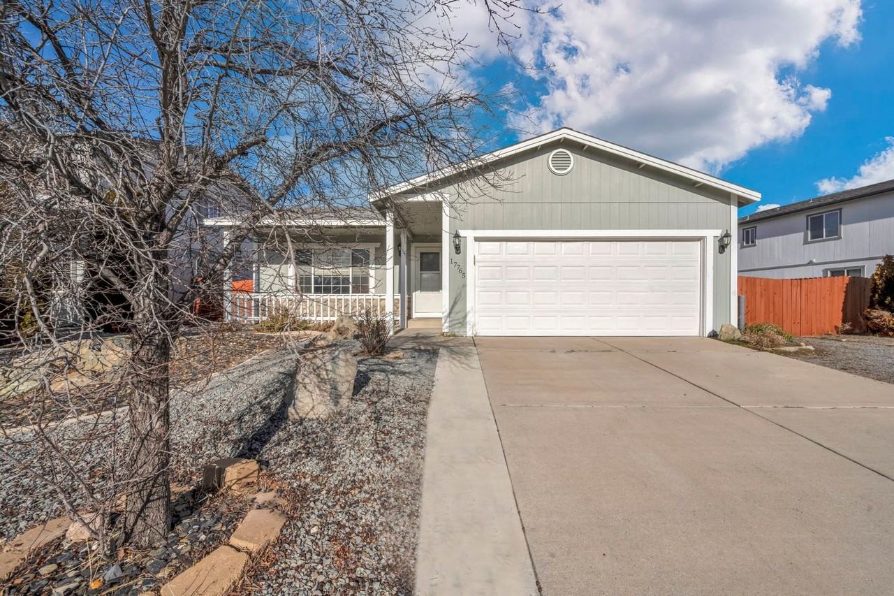 17765 Oakview Ct - Photo 2 of 38