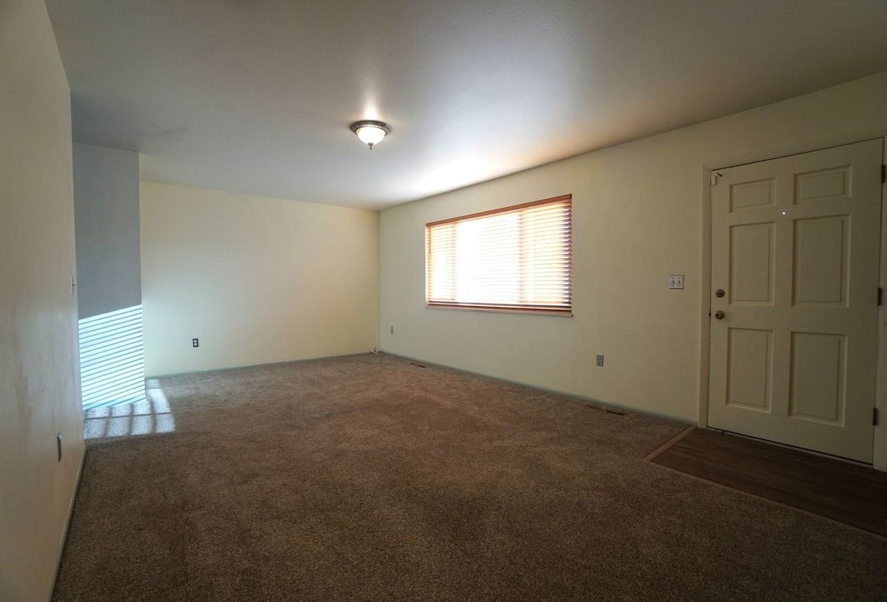 4750 S Splendid Cir - Photo 4 of 23