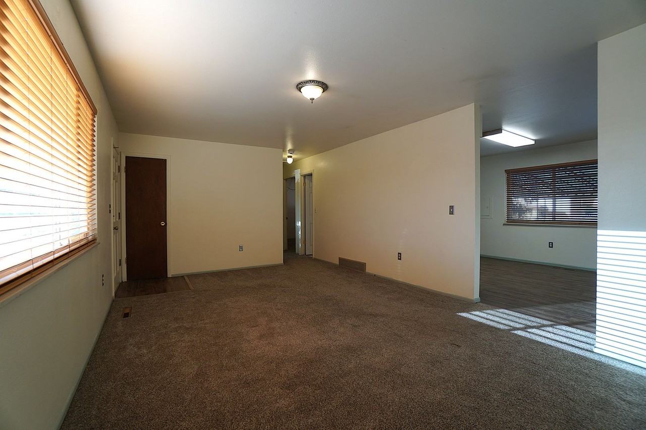 4750 S Splendid Cir - Photo 5 of 23