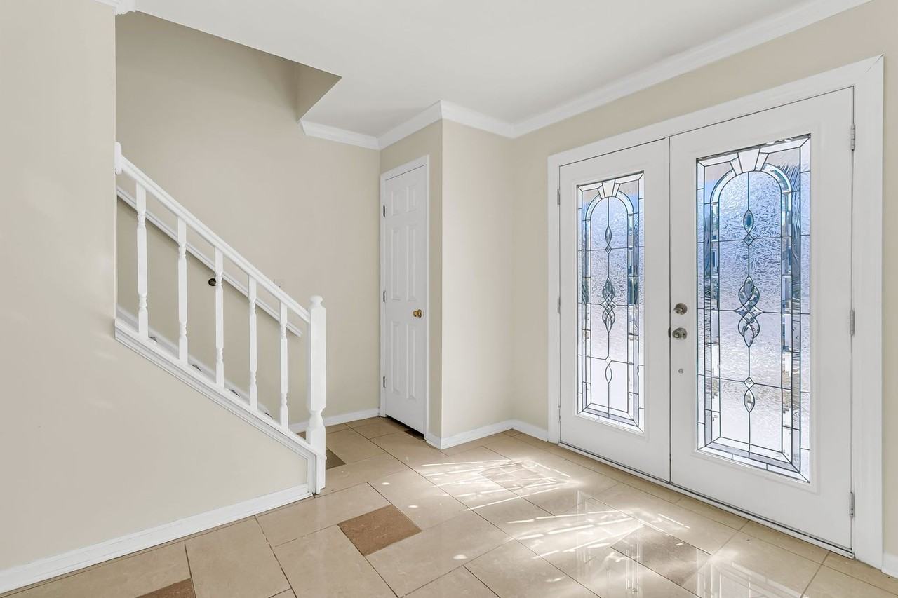 121 Sully St - Photo 5 of 50