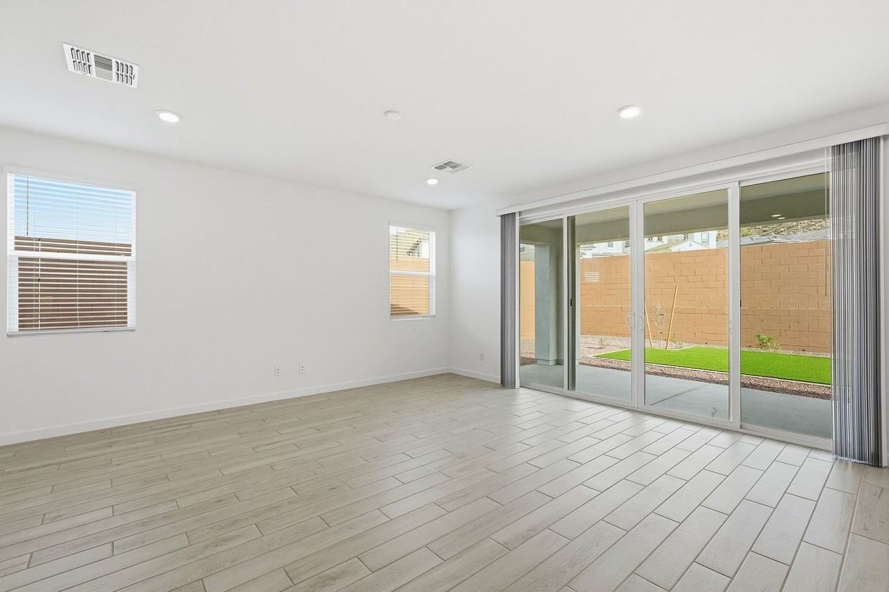 6922 W Buckhorn Trl - Photo 5 of 50