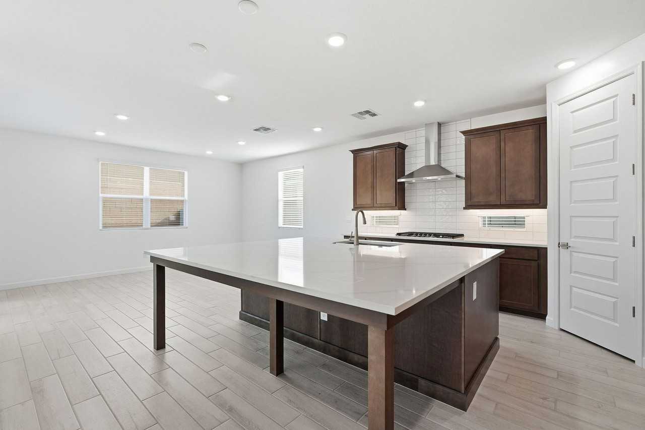 6922 W Buckhorn Trl - Photo 6 of 50