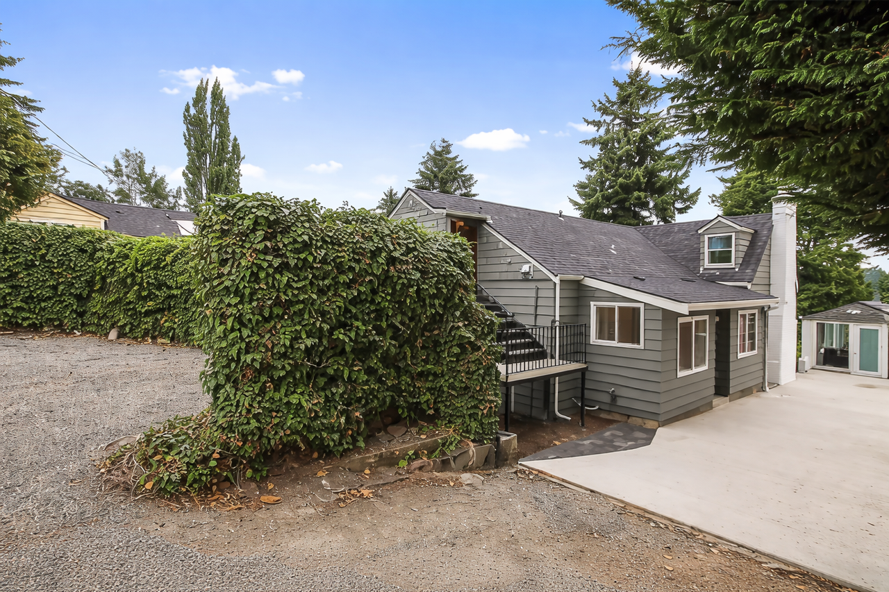 12334 Sand Point Way Ne - Photo 2 of 22