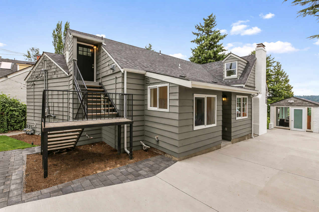 12334 Sand Point Way Ne - Photo 5 of 22