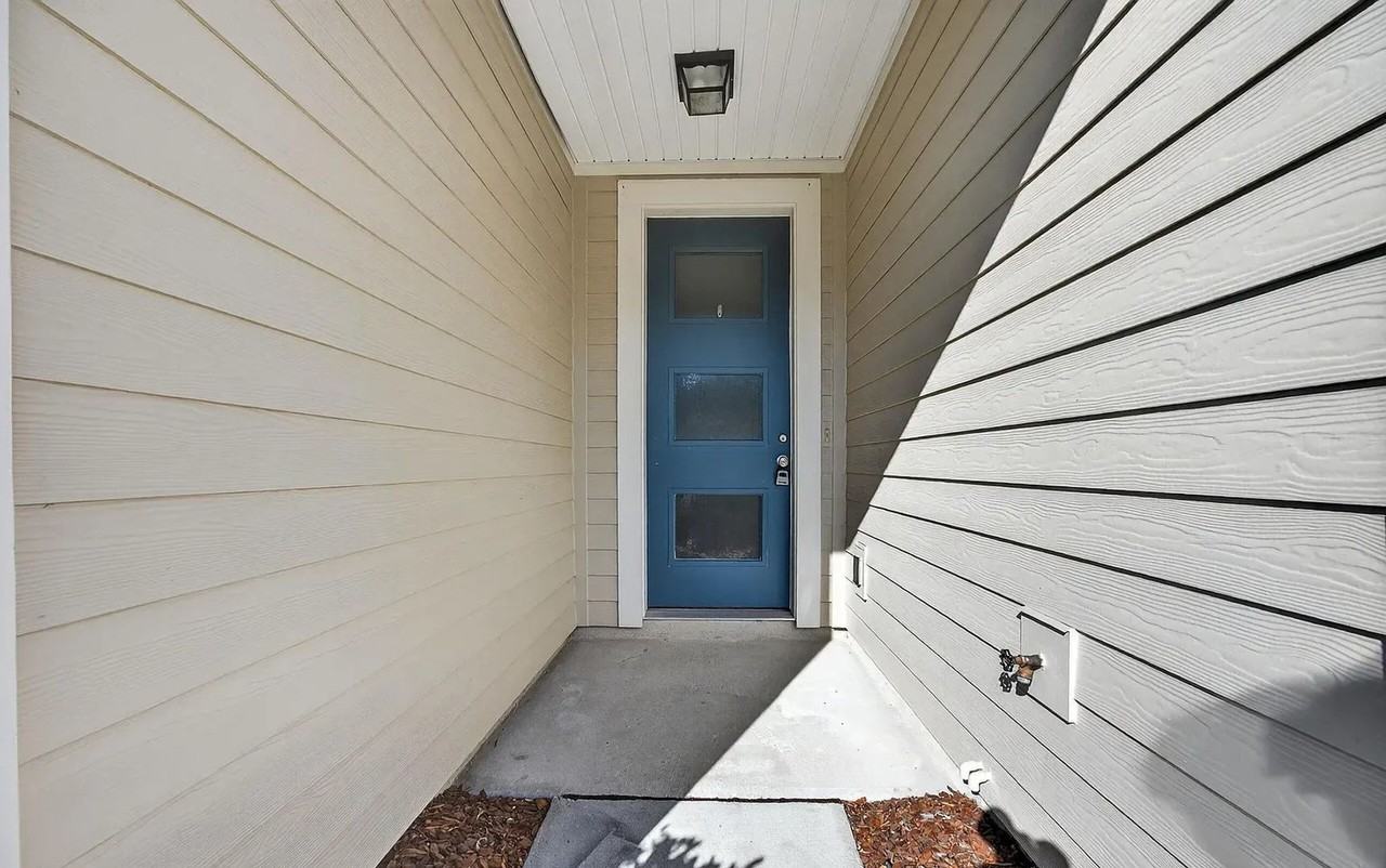 11233 Minnetta Ct - Photo 2 of 25