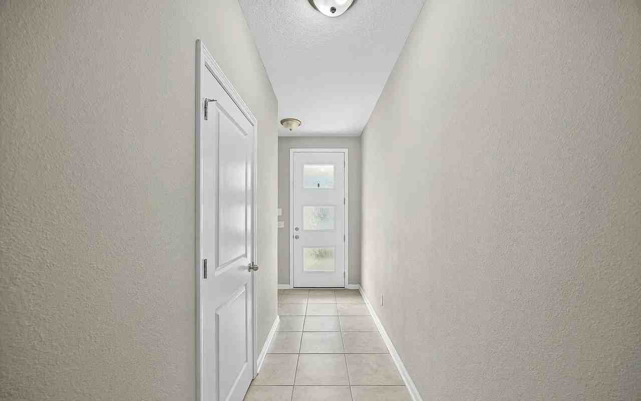 11233 Minnetta Ct - Photo 6 of 25