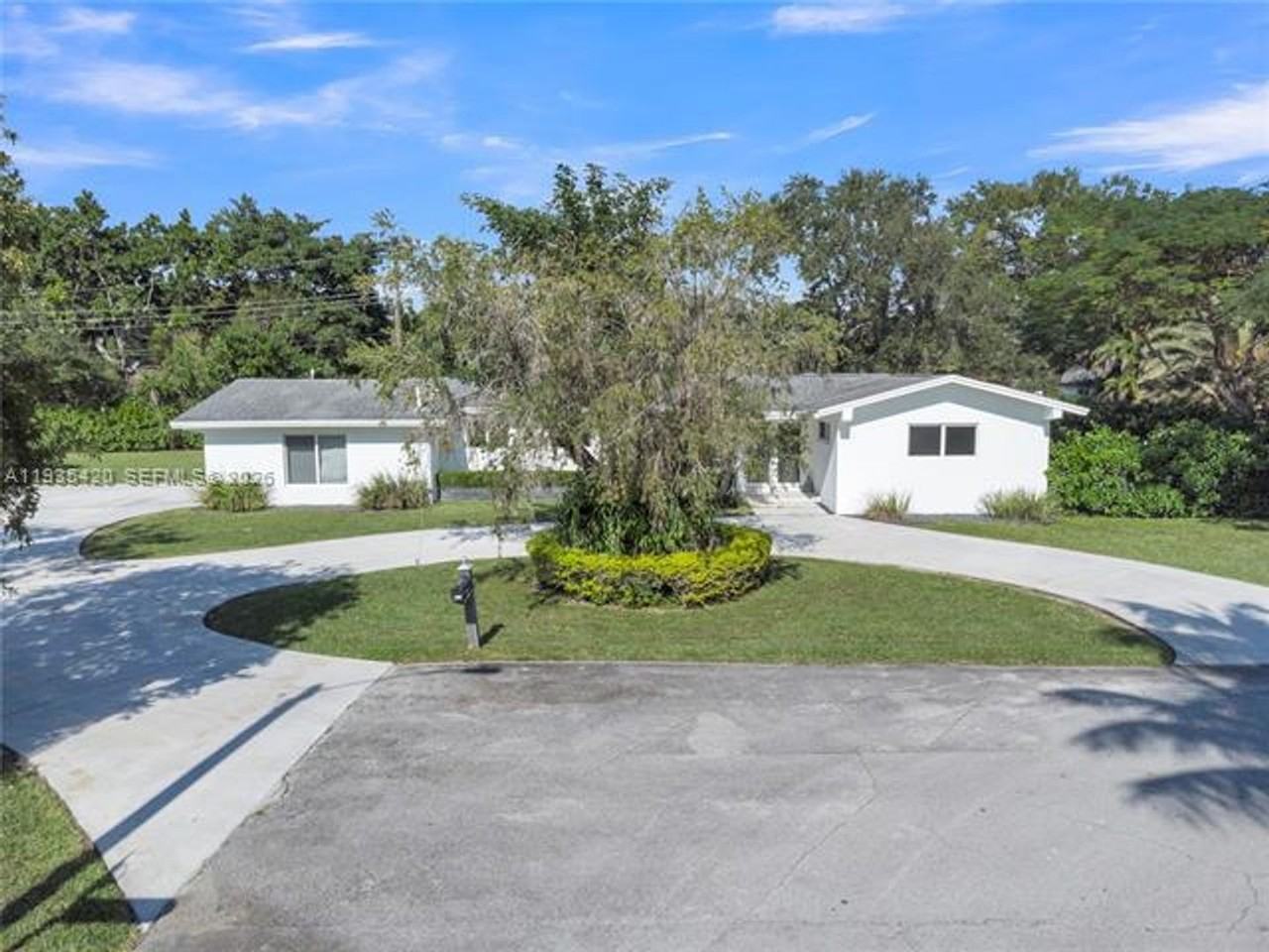 7465 Sw 135th St #0 - Photo 3 of 49