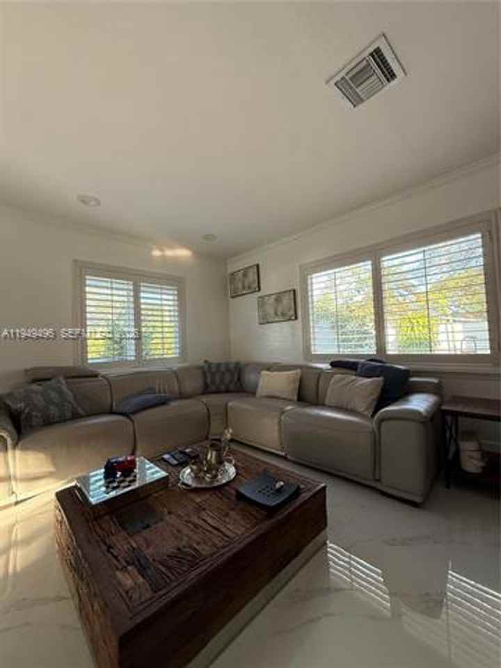 10194 Sw 202nd Ter #0 - Photo 3 of 43