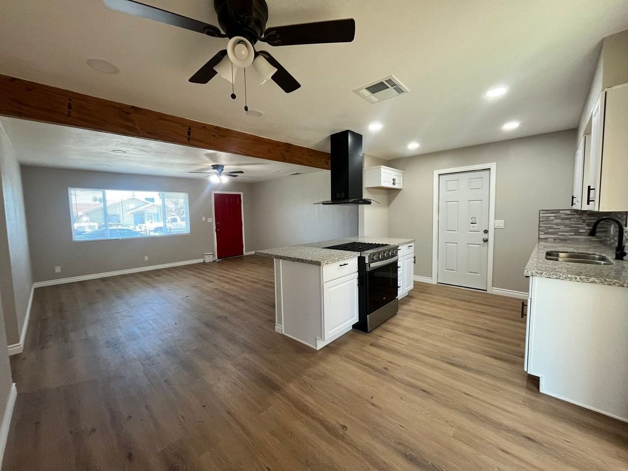 840 S F St - Photo 4 of 23