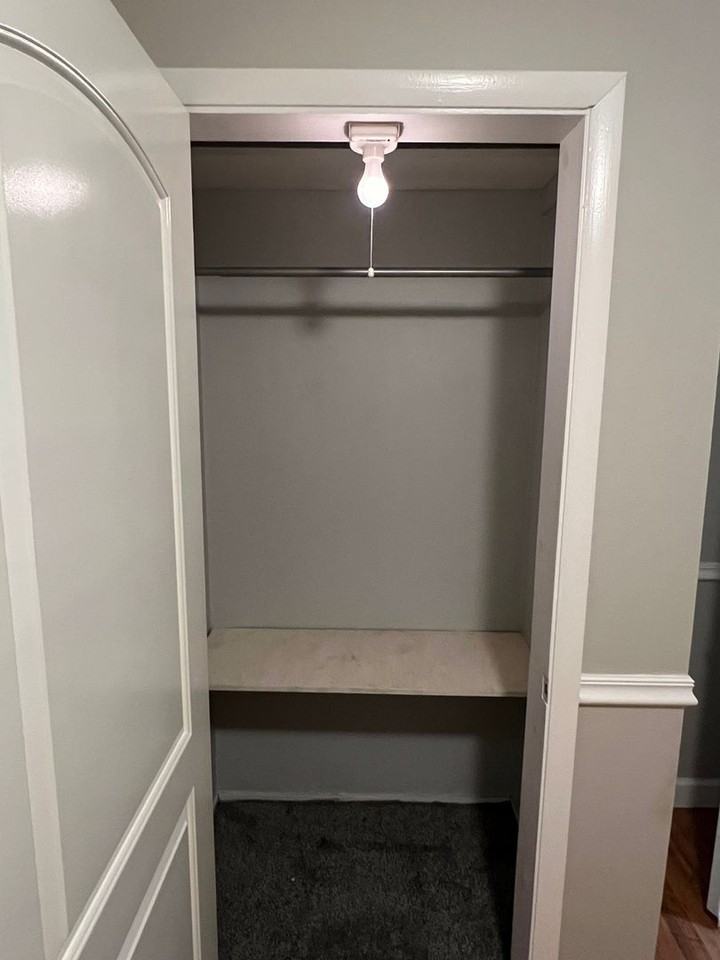 2540 Elyria Ave - Photo 6 of 30