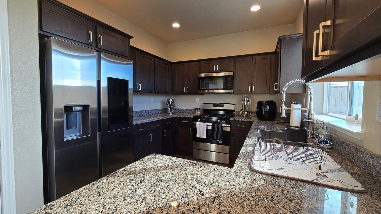 3615 Pimlico St - Photo 5 of 36