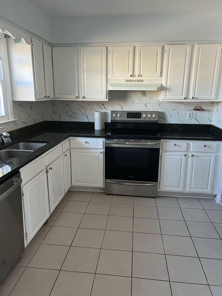 1205 Tar Heel Ct #1 - Photo 3 of 13