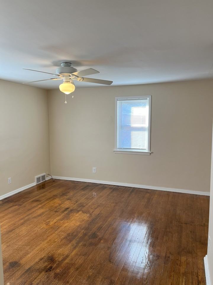 2110 Market Ave N #2110-4 - Photo 5 of 7
