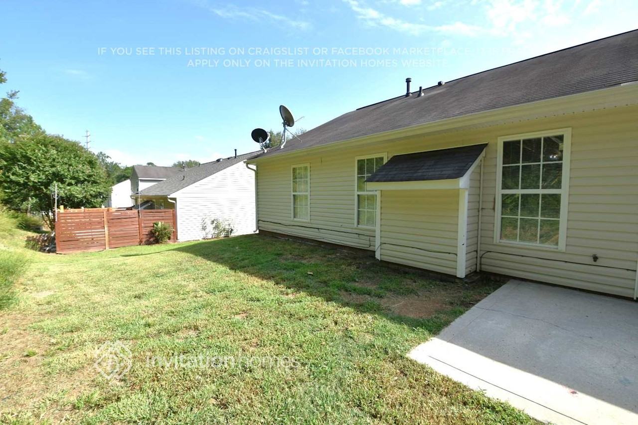 847 Anchor Way Ne - Photo 2 of 3