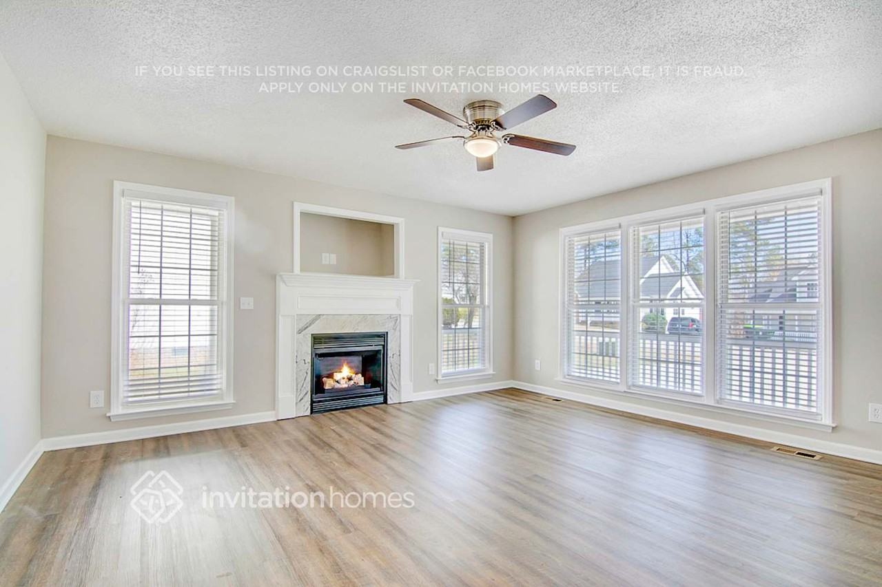 201 Zircon Ln - Photo 3 of 27