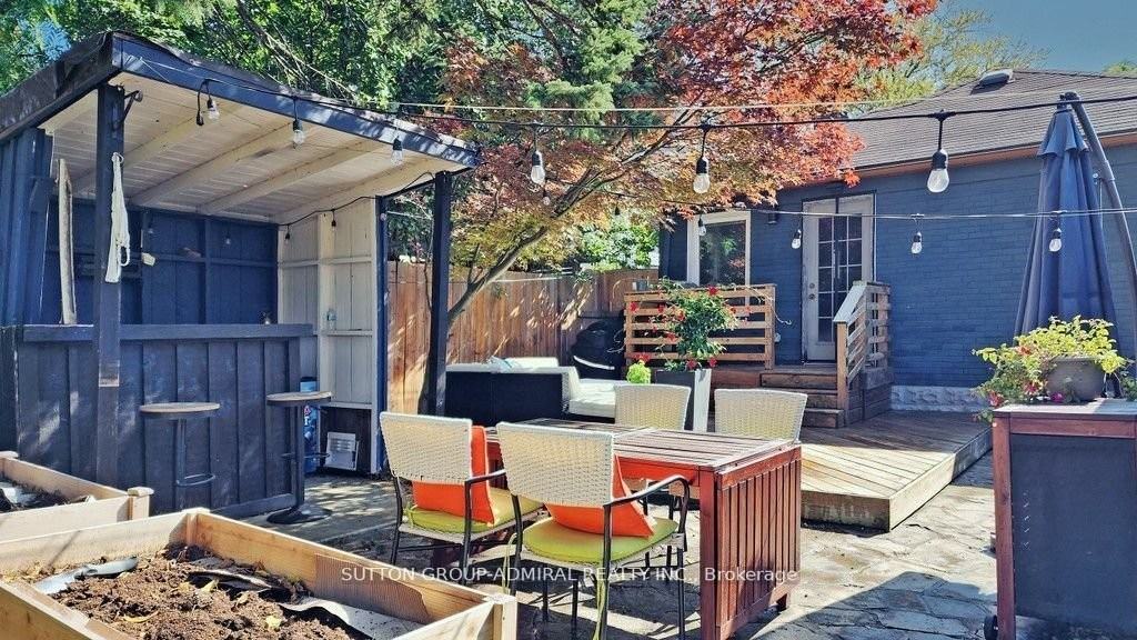 68 Heman St - Photo 3 of 27