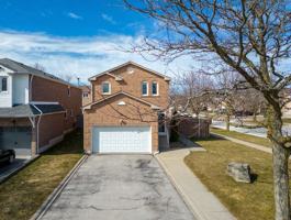 featured image of 2 Cedarhurst Dr