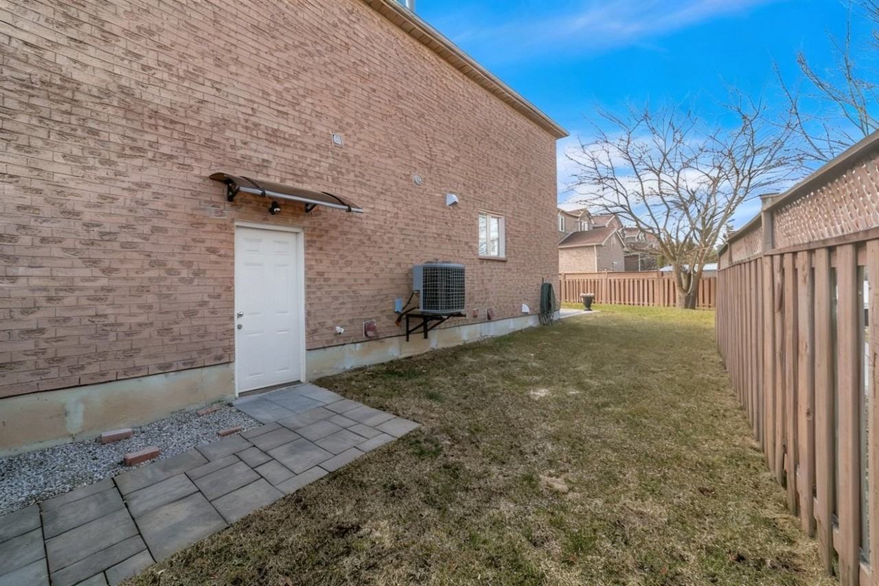 2 Cedarhurst Dr - Photo 2 of 9